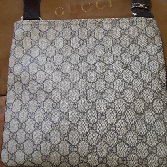 ***sold***Authentic Gucci Messenger bag - Picture 5 of 6
